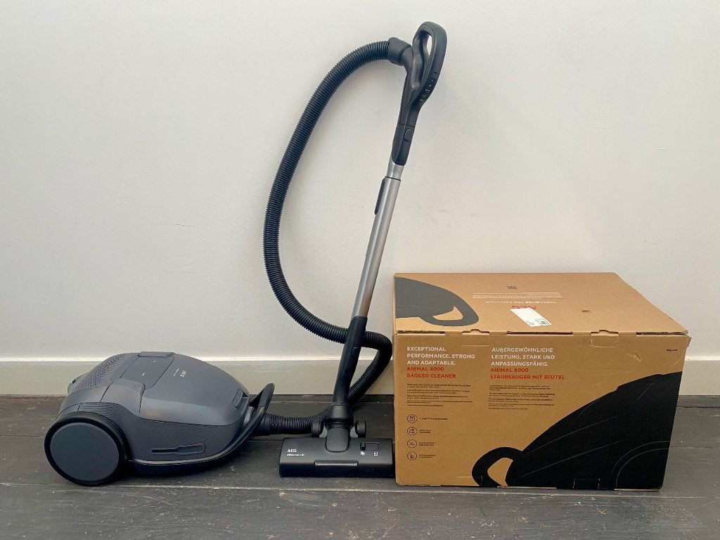 Stofzuiger AEG Animal8000. Beste uit test Cons.bond! Nieuw!, Witgoed en Apparatuur, Stofzuigers, Nieuw, Sledestofzuiger, Minder dan 1200 watt