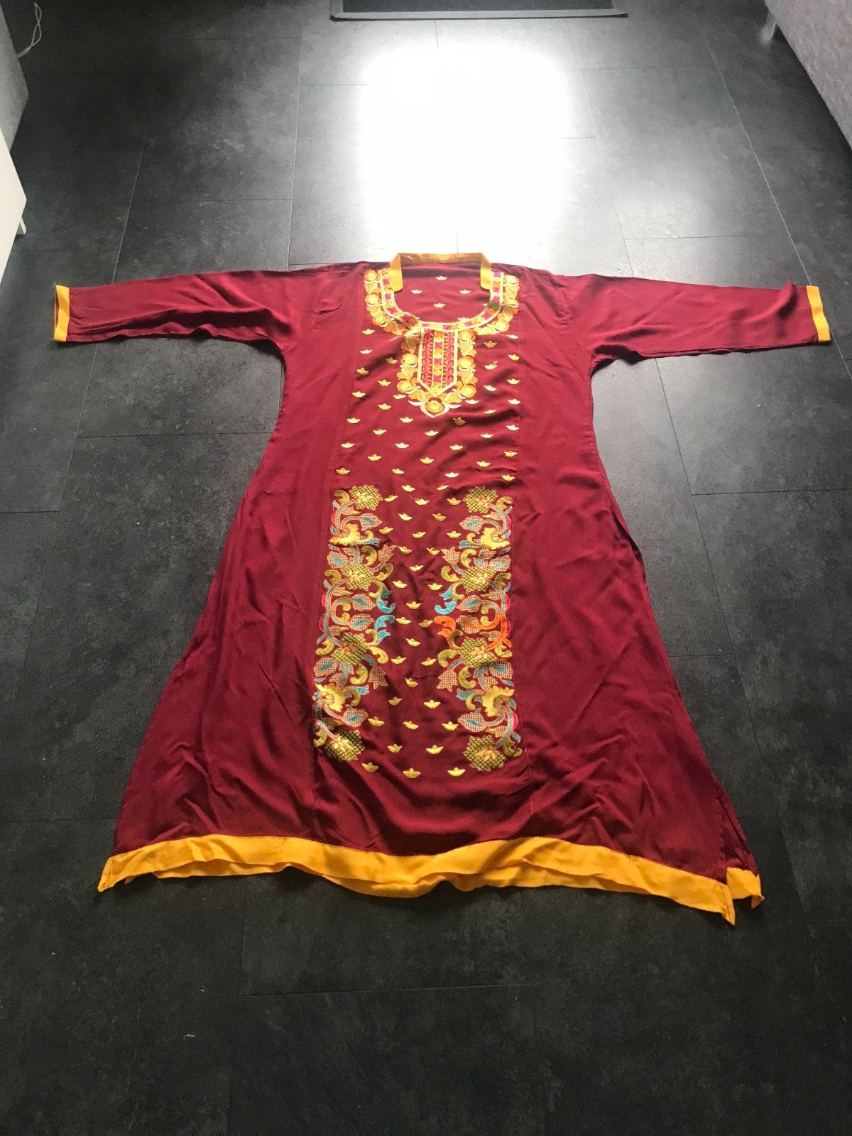 Prachtige Indiase Kaftan met Borduurwerk, Maat 38/40 (M), Overige typen, Nieuw, Ophalen of Verzenden