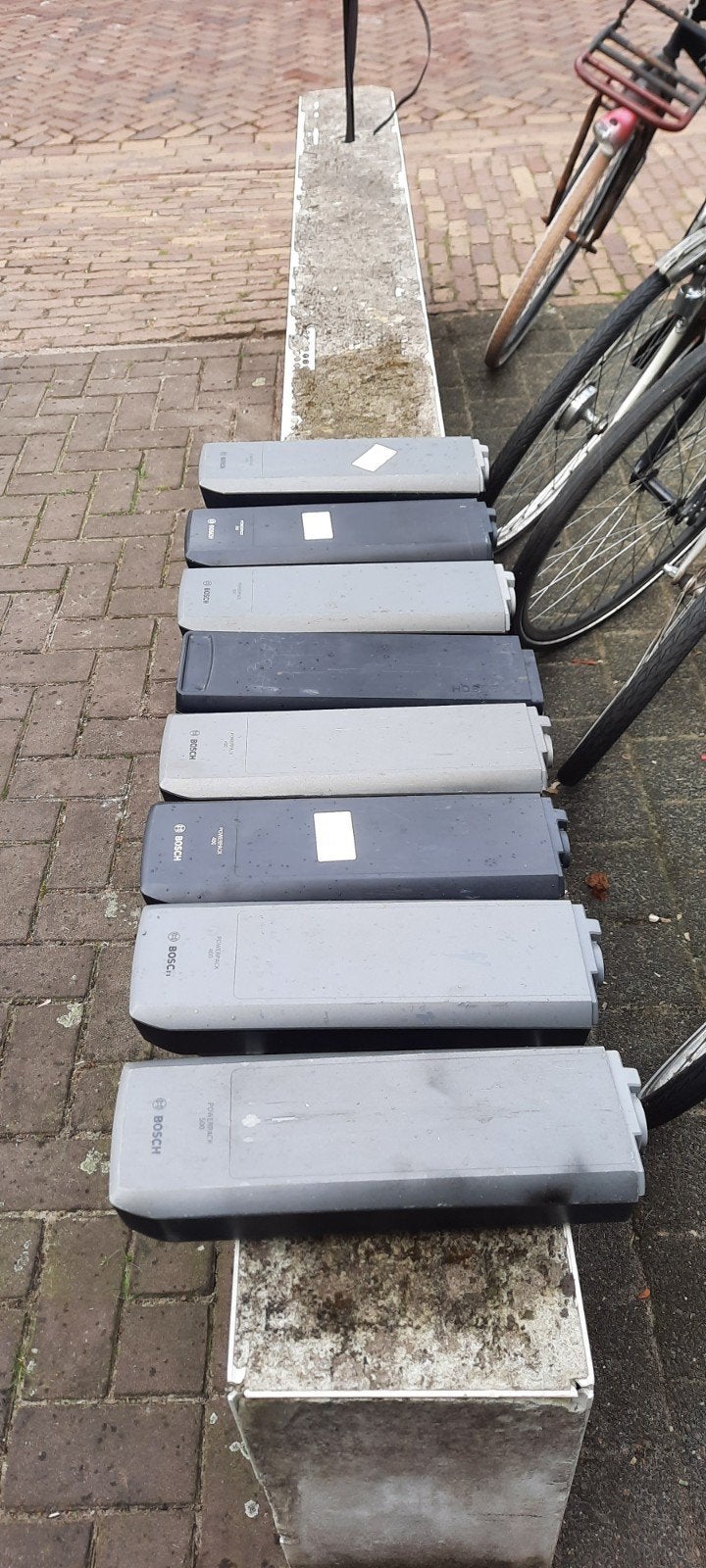 8x bosch accu defect, Ophalen