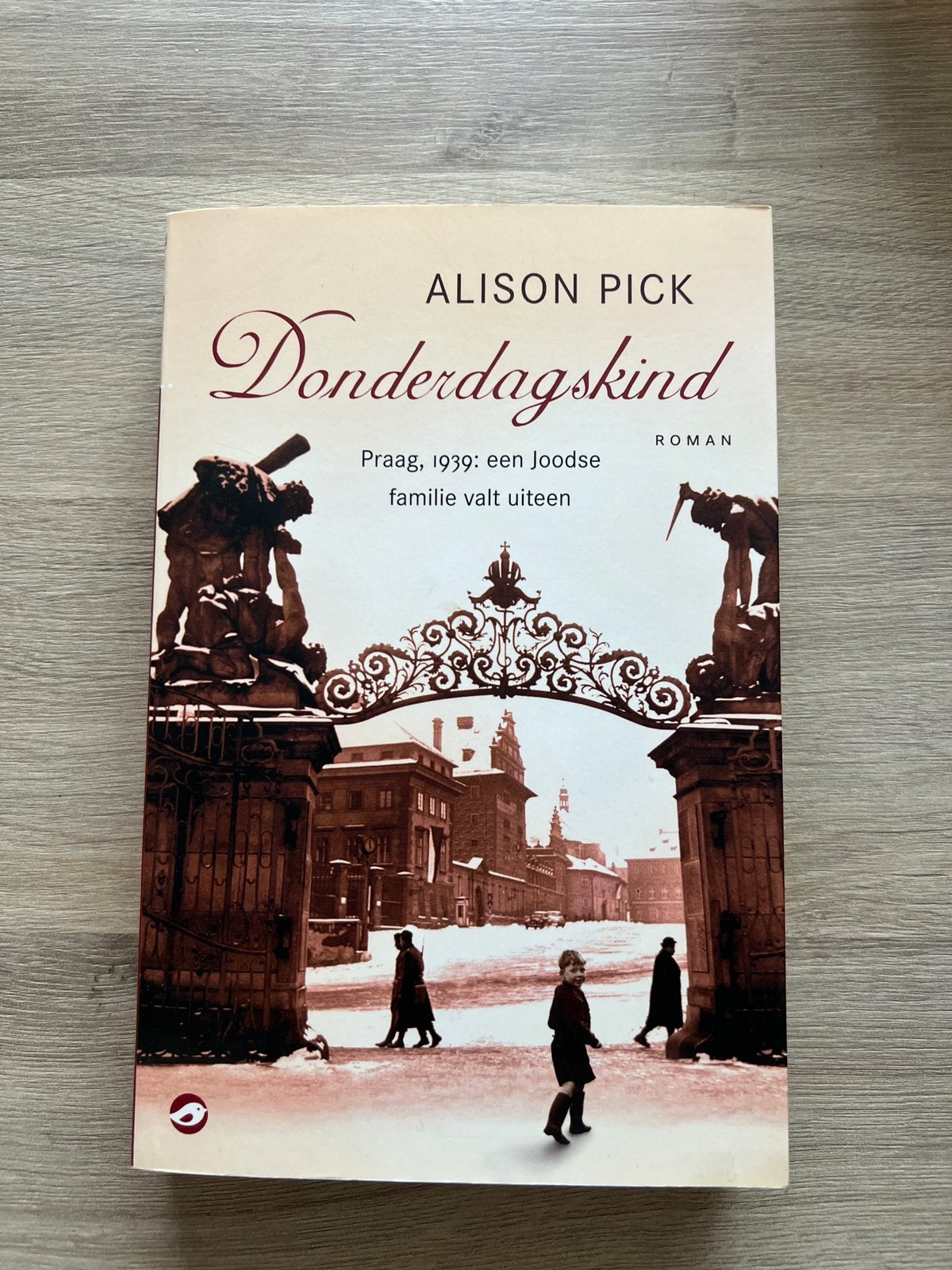 Alison Pick - Donderdagskind, Ophalen of Verzenden, Zo goed als nieuw, Alison Pick
