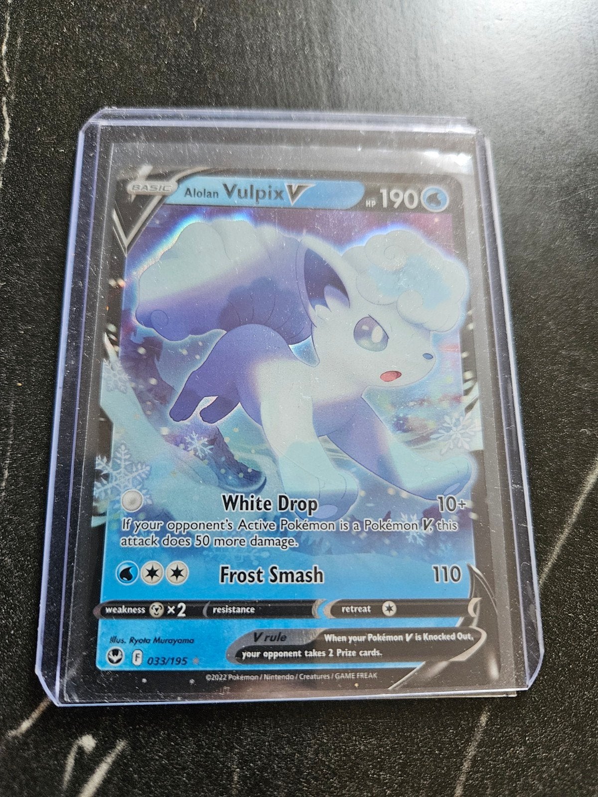 Alolan Vulpix V Pokémon Kaart (033/195) - Zo goed als nieuw, Ophalen of Verzenden, Zo goed als nieuw, Losse kaart