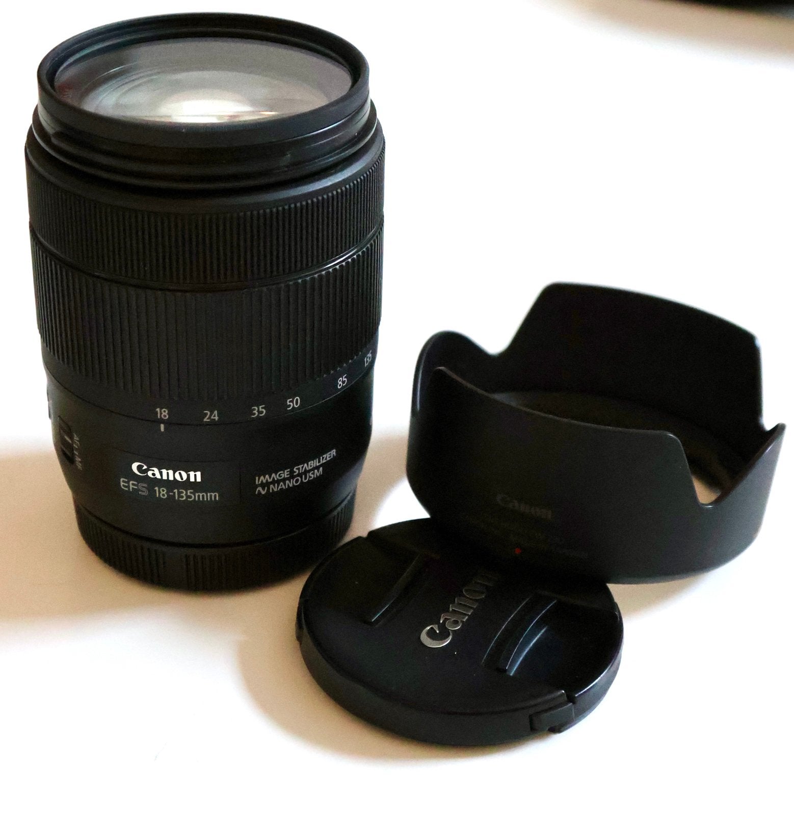 Canon lens EF-S 18-135mm f/3.5-5.6 IS USM, Audio, Tv en Foto, Fotografie | Lenzen en Objectieven, Ophalen of Verzenden, Zo goed als nieuw