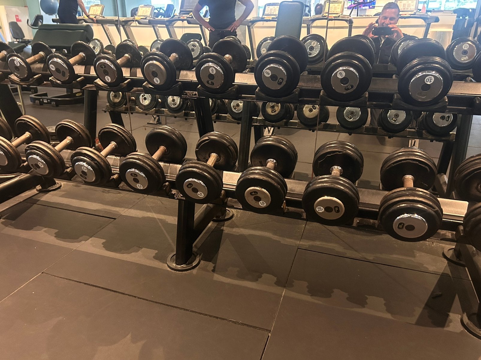 Dumbels tot en met 30kg, Ophalen, Gebruikt, Metaal, Krachtstation