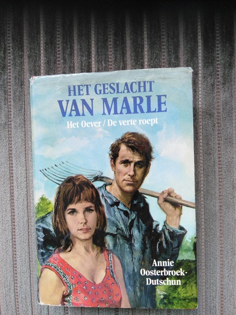 Boek - Het geslacht Van Marle - Annie Oosterbroek-Dutschun, Gelezen, Annie Oosterbroek-Dutschun, Ophalen of Verzenden, Nederland