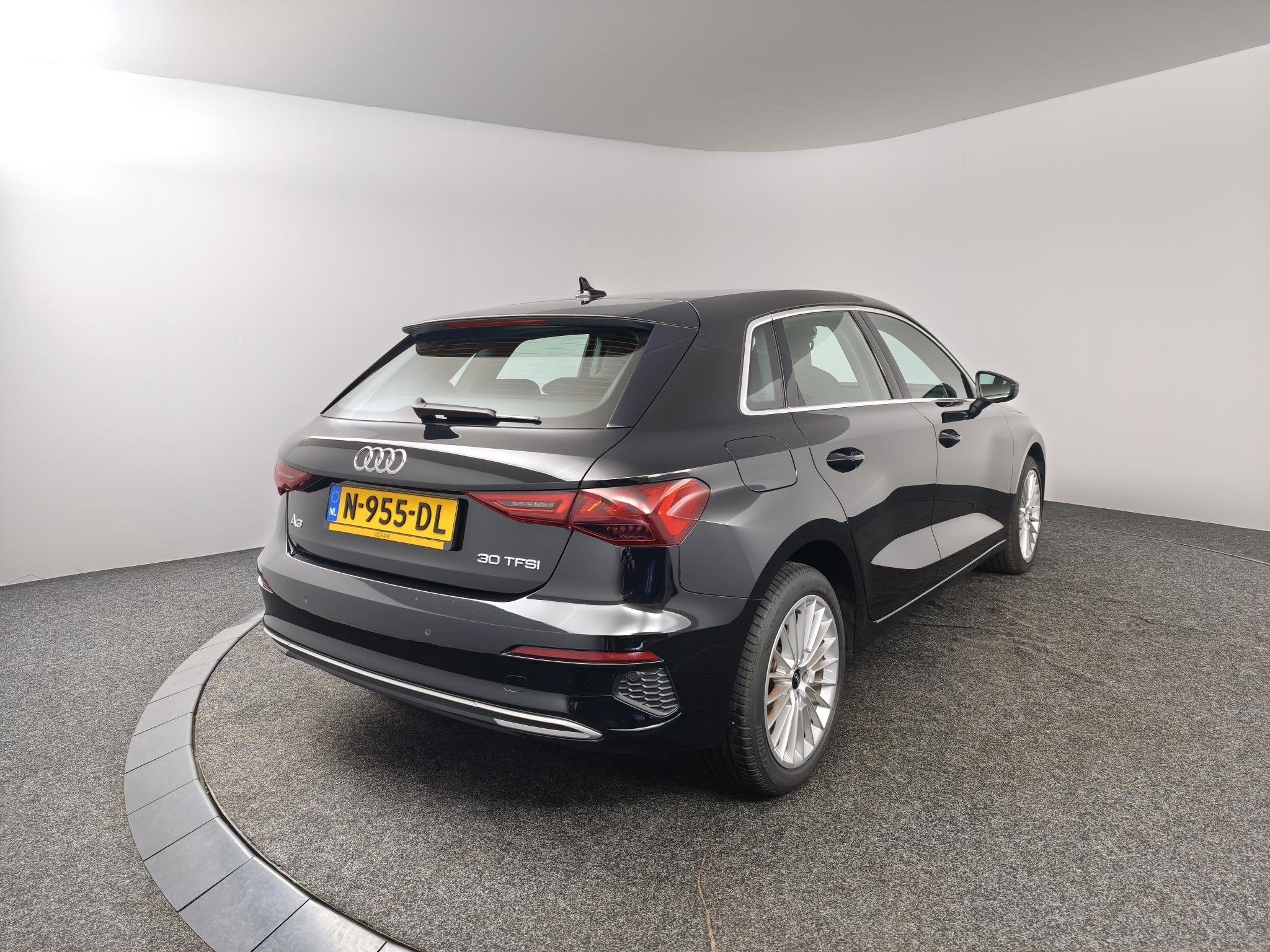 Audi A3 Sportback 30 TFSI Advanced edition | Virtual Cockpit, Stof, Gebruikt, Zwart, Origineel Nederlands