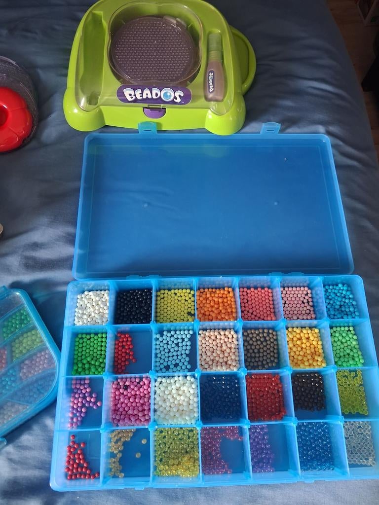 Grote set Beados en Aquabeads met accessoires, Ophalen of Verzenden, Gebruikt, Knutselen