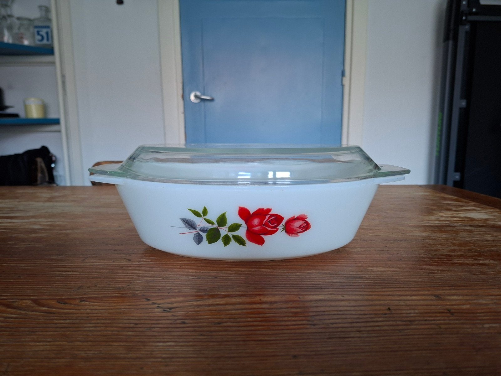 Vintage ovenschaal JAJ Pyrex, met "June Rose" motief, ovaal, Ophalen of Verzenden