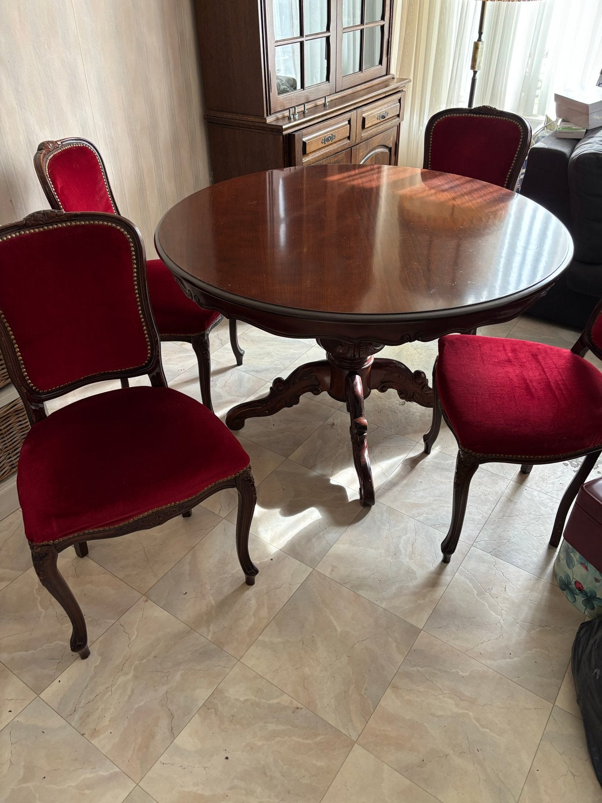 Antieke eethoek met 4 stoelen in zeer nette staat, Ophalen