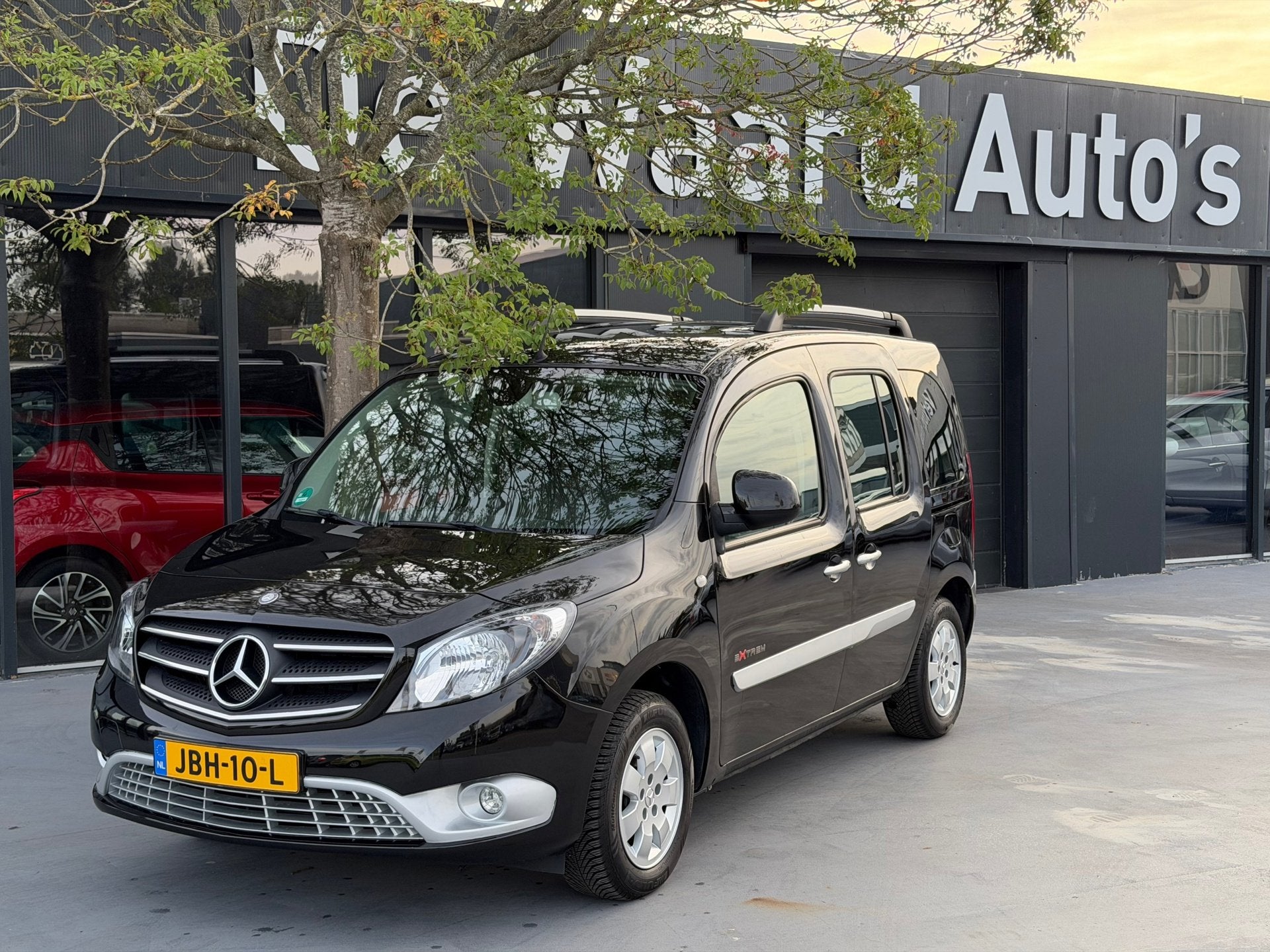 Mercedes-Benz CITAN 112 Ambiente/ airco/cruise/Camera/PDC ac, Voorwielaandrijving, Dealer onderhouden, Gebruikt, Zwart