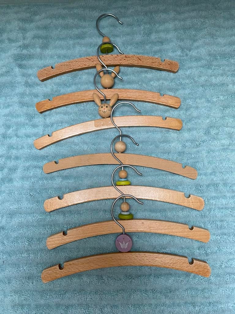 Baby kledinghangers ( hout ), Ophalen, Gebruikt