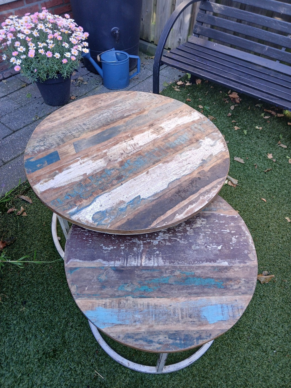 Set van 2 ronde bijzettafels met wit onderstel, Huis en Inrichting, Tafels | Bijzettafels, Ophalen, Minder dan 45 cm, Gebruikt