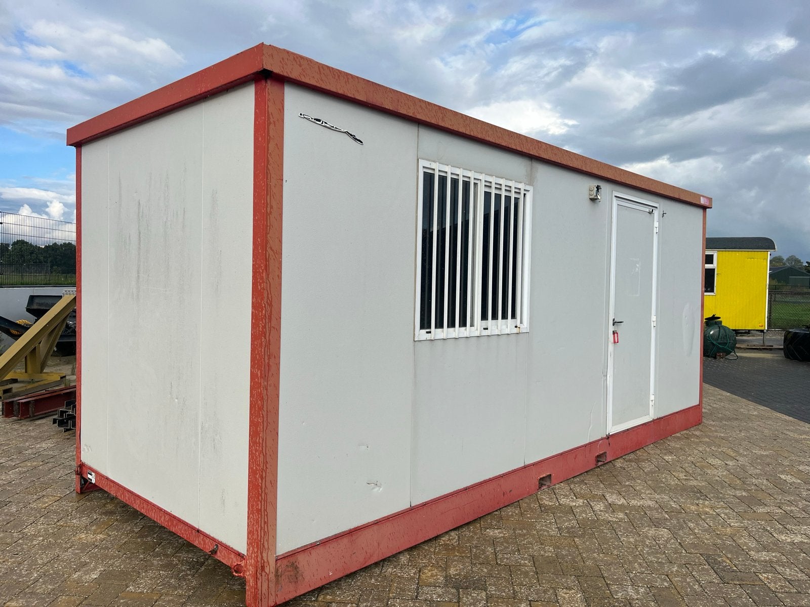 Robuuste kantoorunit / bouwkeet met raam en deur, Ophalen