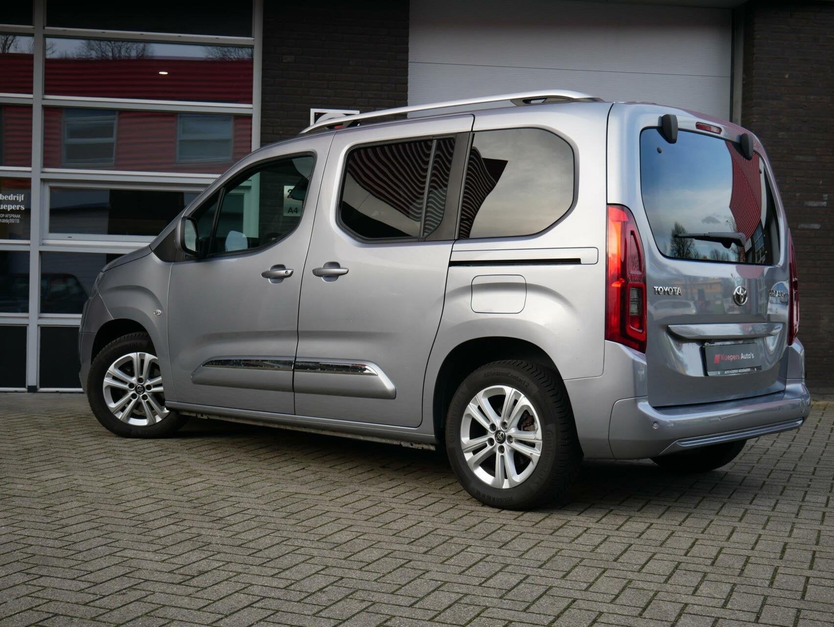Toyota PROACE CITY Verso 1.2 Turbo Dynamic Navi+Bt| Camera, Voorwielaandrijving, Stof, Gebruikt, 1341 kg