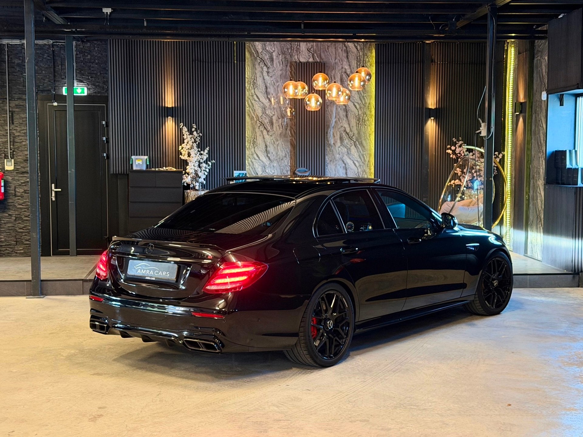 Mercedes-Benz E-klasse AMG 63 S 4MATIC+|BOMVOL|DEALER ONDERH, Auto's, Gebruikt, Zwart, Vierwielaandrijving, Sedan