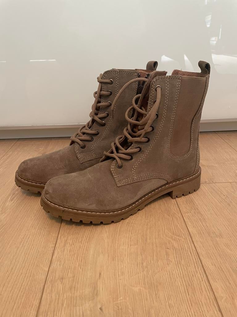 Stijlvolle suède veterlaarzen - Zo goed als nieuw, Verzenden, Zo goed als nieuw, Beige, Lage of Enkellaarzen