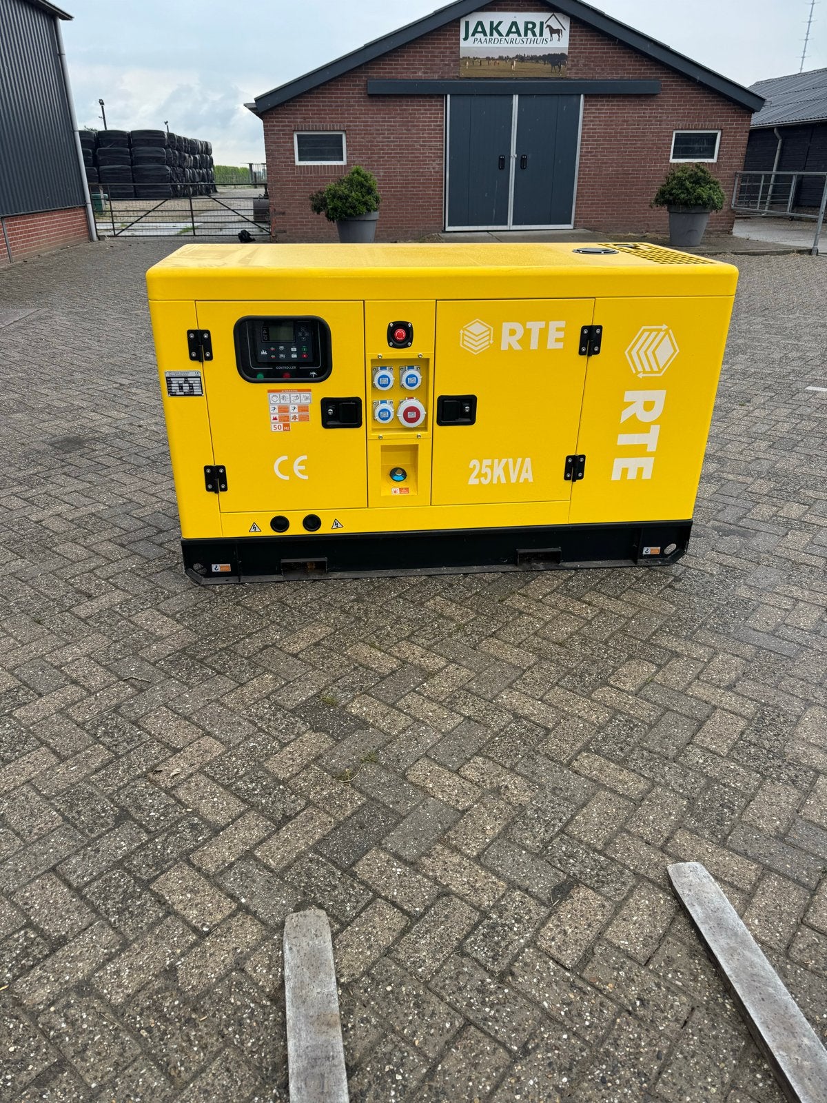 RTE 25kVA Diesel Aggregaat - Zo goed als nieuw, Elektrisch startend, Dieselolie, Nieuw, Ophalen of Verzenden