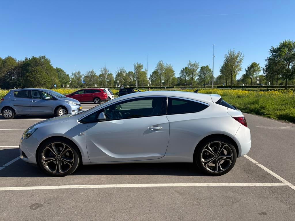 Opel Astra 1.4 16V 103KW GTC 2011 grijs, Voorwielaandrijving, 1350 kg, Zwart, 4 cilinders