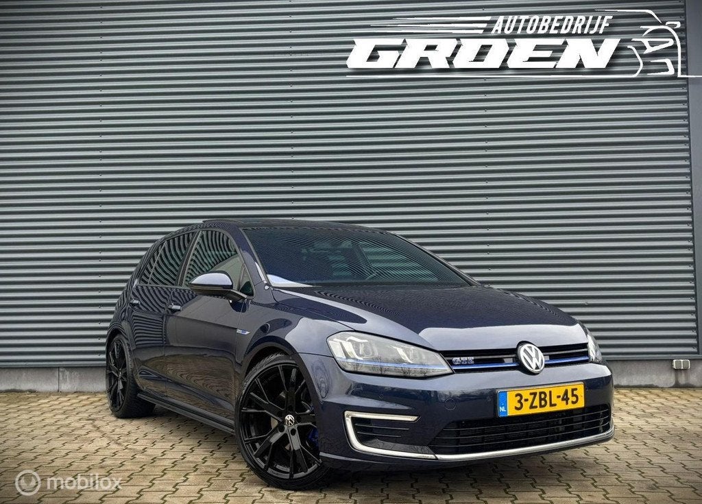 Volkswagen Golf 1.4 TSI GTE PANO|NAVI |LED| NLAUTO, Gebruikt, Euro 6, 4 cilinders, Blauw