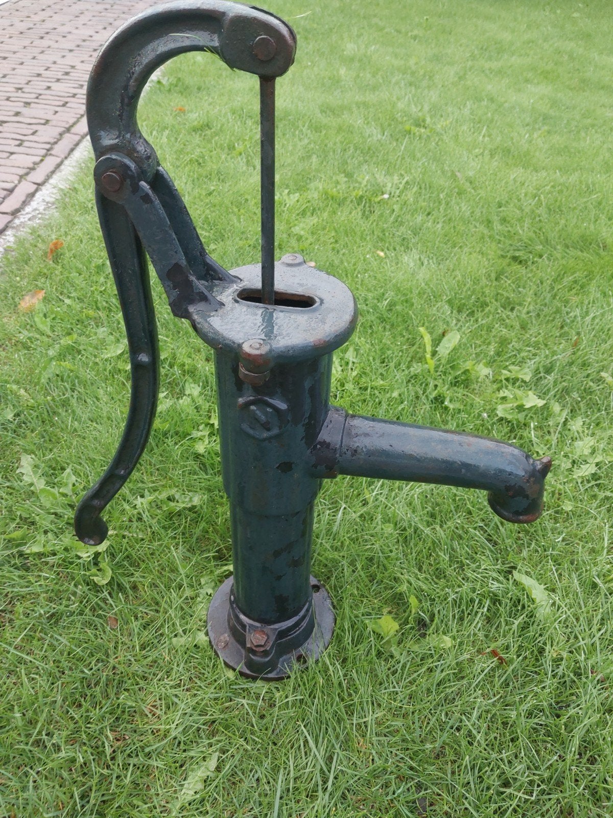 Antieke handpomp - Decoratief object voor tuin of erf, Ophalen