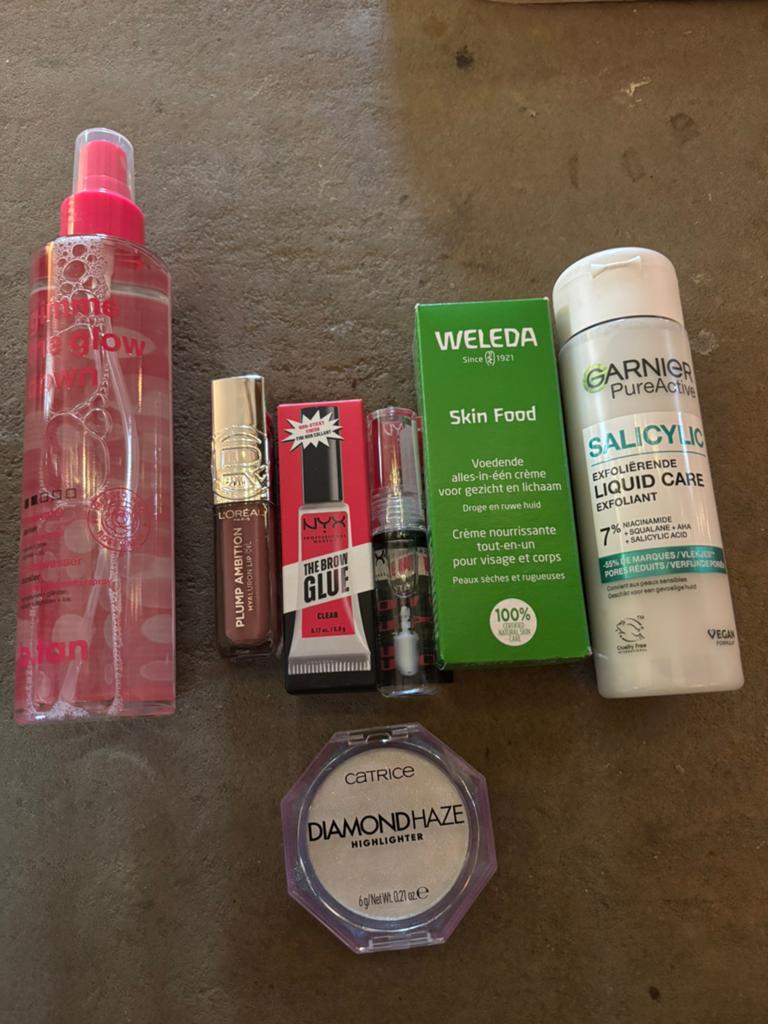 Verzorgings en make up producten uit Kruidvat box, Ophalen of Verzenden