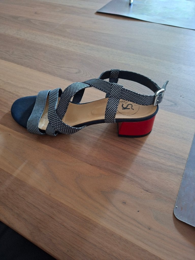 Sandaaltjes merk Si maat 40 blauw rood, Blauw, Zo goed als nieuw, Sandalen of Muiltjes, Ophalen of Verzenden