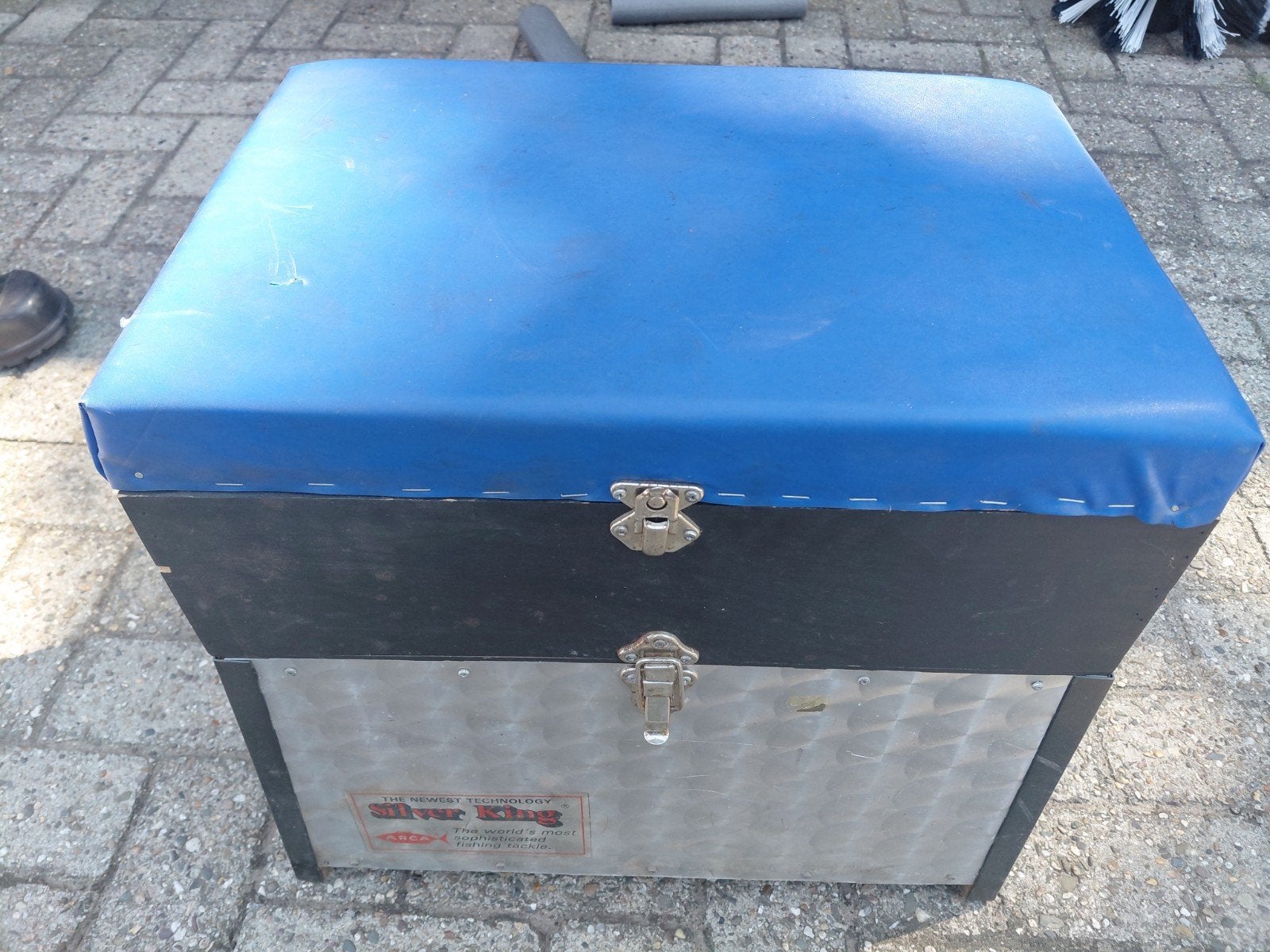 Viskoffer met visspullen en zitje, Ophalen, Gebruikt, Koffer of Tas