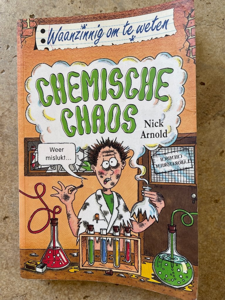 "Chemische Chaos" Nick Arnold, Ophalen of Verzenden, Zo goed als nieuw