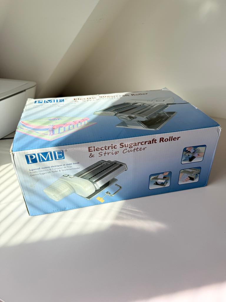 PME Elektrische Fondant Roller & Strip Cutter, Ophalen of Verzenden, Zo goed als nieuw, Taarten of Cupcakes, Overige typen