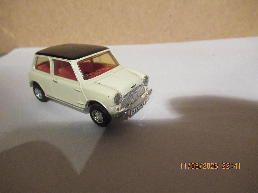 Dinky  austin mini cooper S, Hobby en Vrije tijd, Modelauto's | 1:43, Ophalen of Verzenden, Zo goed als nieuw, Auto, Dinky Toys
