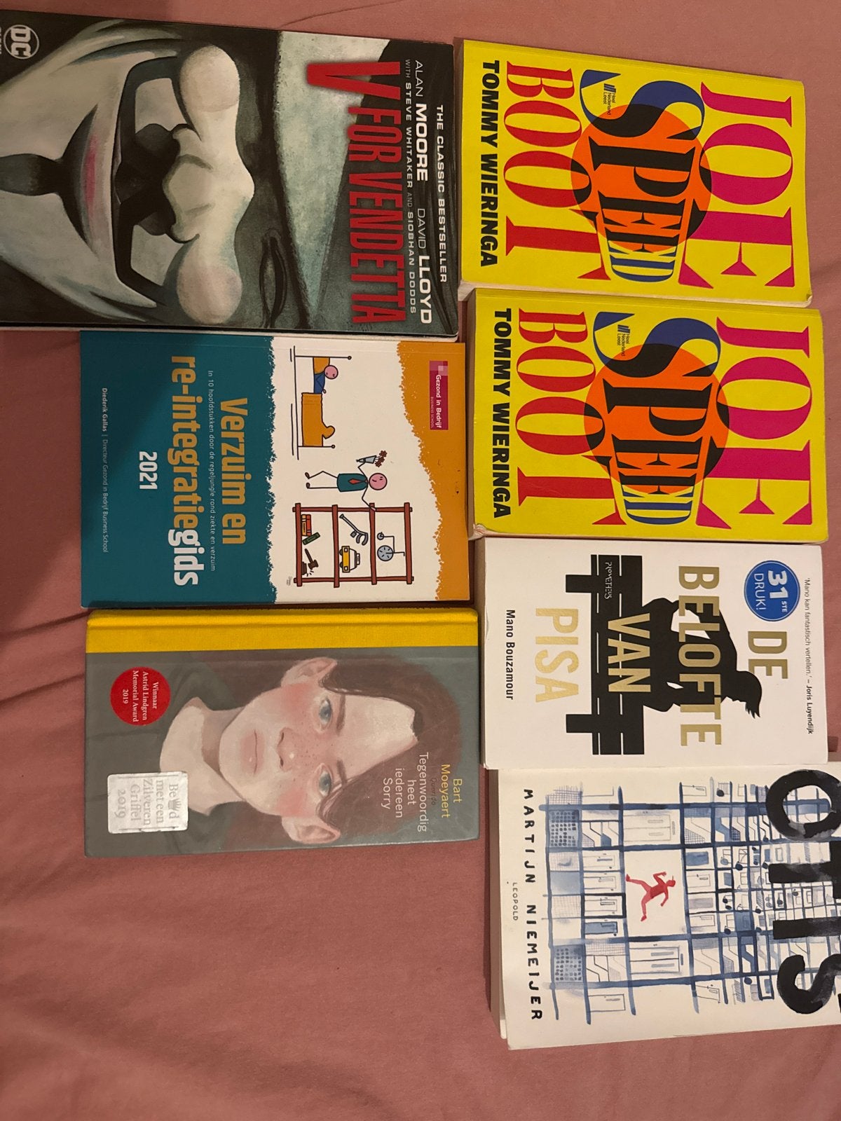 Diverse boeken: Joe Speedboot, De Belofte van Pisa, V for Ve, Boeken, Ophalen of Verzenden, Zo goed als nieuw, Nederland