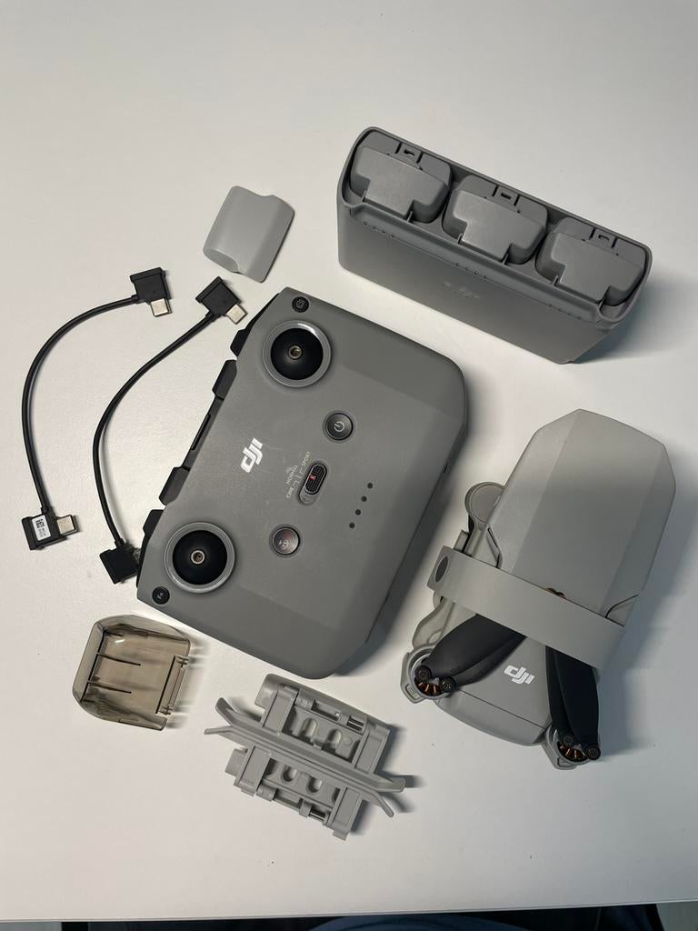 DJI Mini 2 SE Fly More Combo + accesoires, Audio, Tv en Foto, Drones, Cameradrone, Ophalen of Verzenden, Zo goed als nieuw, DJI