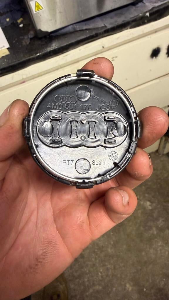 Audi A1 Naafdoppen 61mm - Set van 4, Ophalen of Verzenden, Gebruikt