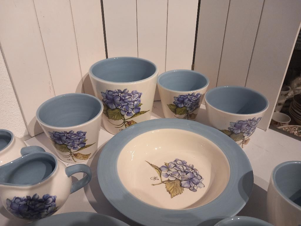 Jet Hortensia., Huis en Inrichting, Keuken | Servies, Keramiek, Overige typen, Ophalen of Verzenden, Zo goed als nieuw