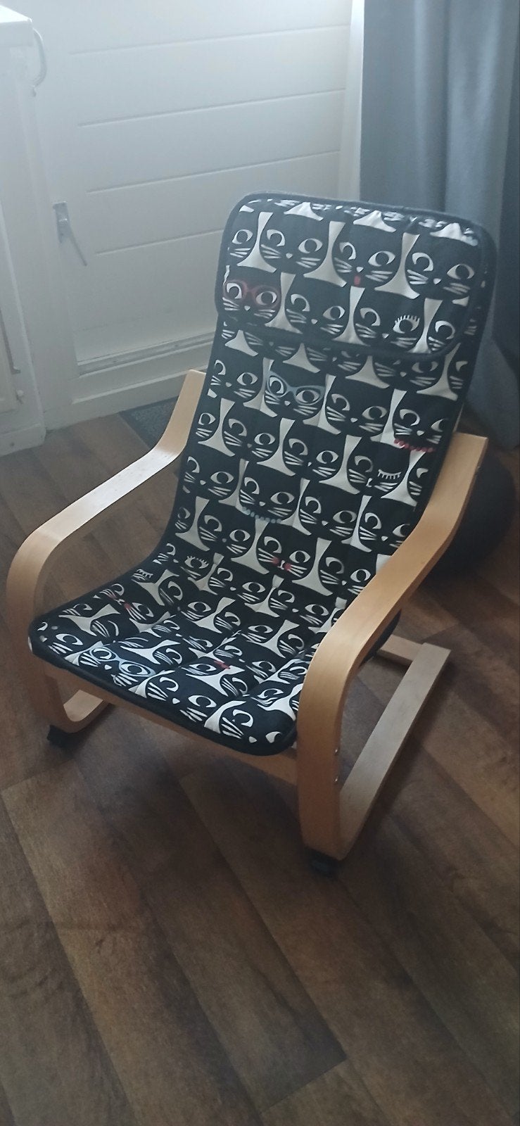 IKEA kinderstoeltje poang met katten kussen - Zo goed als ni, Ophalen, Zo goed als nieuw, Overige typen
