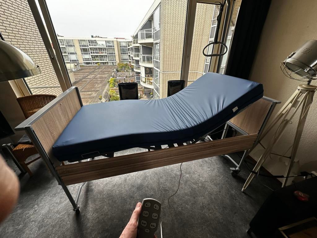 Bock domiflex 3 verpleegbed, incl matras, nieuwstaat, Ophalen, 90 cm, Eenpersoons, Wit