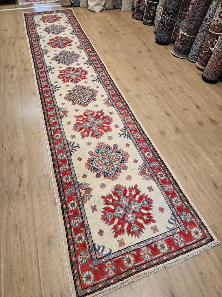 Handgeknoopt oosters tapijt loper kazak 402x80, Info@SlatsAntiek.nl, Crème, Perzisch, Vof Slats Antiek