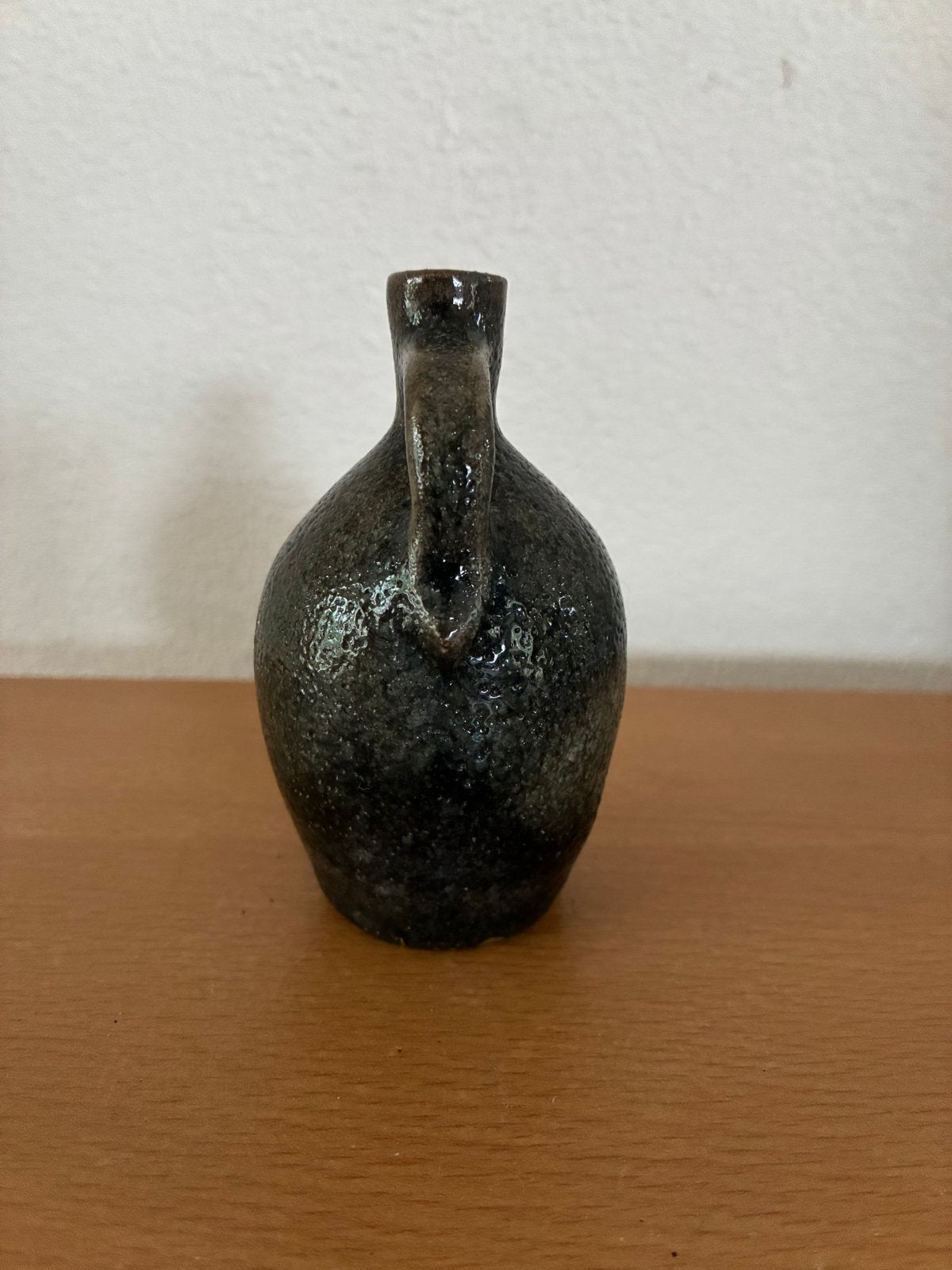 Hans van Riessen (1946-2018) steengoed kruikje 9 cm, Ophalen of Verzenden
