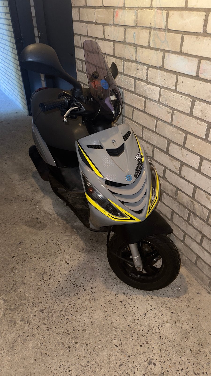 Zip25 frame met Skipper 125cc blok en kappen set, Ophalen, Gebruikt, Zip, Benzine
