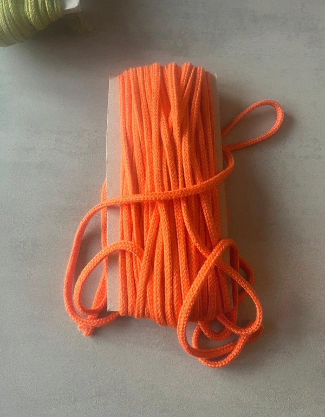 10m oranje jassenkoord - ook in kleinere hoeveelheden, Hobby en Vrije tijd, Ophalen of Verzenden, Nieuw, Lint, Band of Elastiek