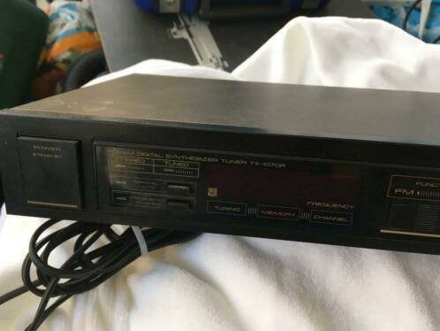Foto 18 van Pioneer stereo Tuner F-551L. of Tuner TX-1070 R, 2 soorten