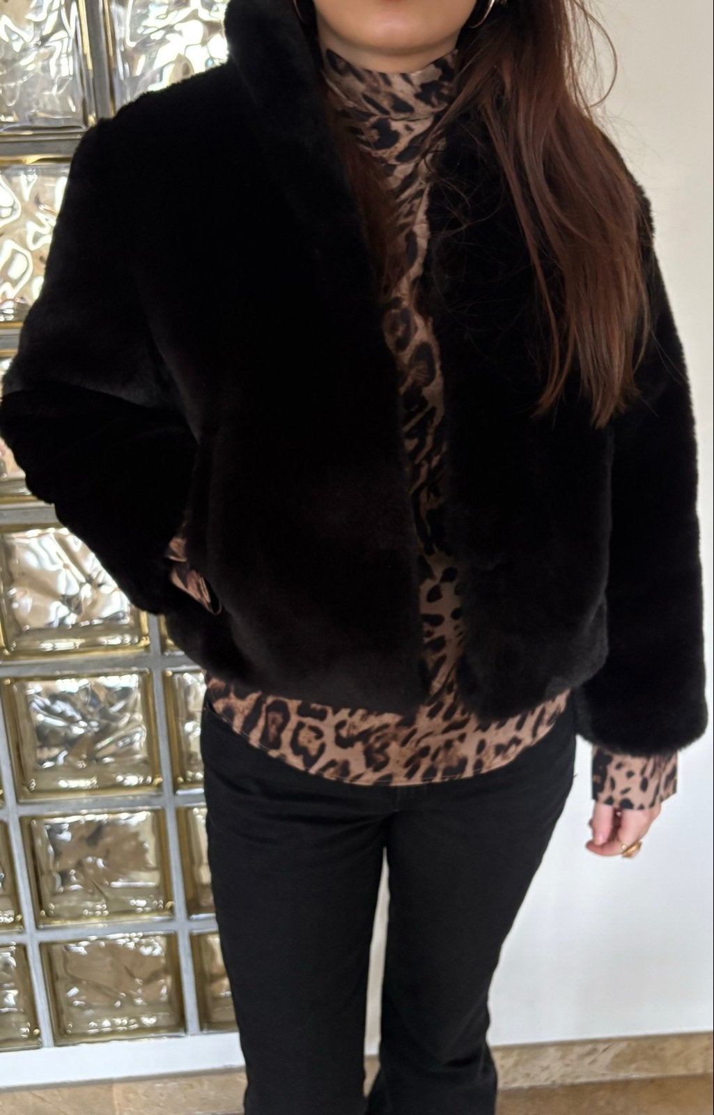 Zwarte faux fur jas van MNG, maat XS (152 cm), Kleding | Dames, Jassen | Winter, Ophalen of Verzenden, Zo goed als nieuw, Maat 34 (XS) of kleiner