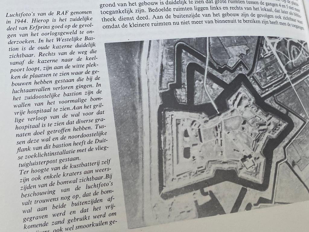 Erfprins - Van fort Lasalle tot Marinekazerne (2005), Niet van toepassing, Ophalen of Verzenden, Zo goed als nieuw, Landmacht