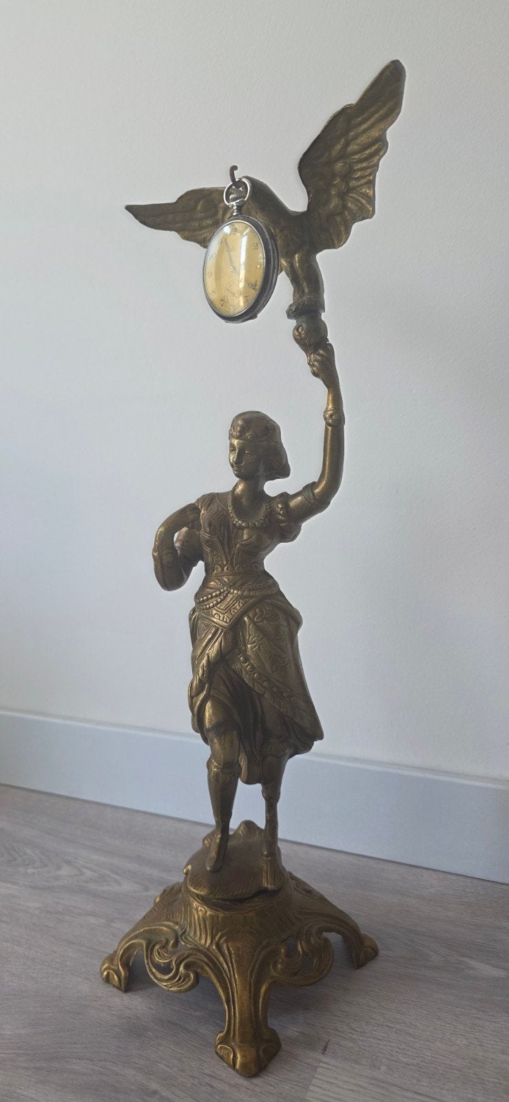Antiek bronzen beeldje met vogel en dame, Antiek en Kunst, Antiek | Koper en Brons, Ophalen of Verzenden