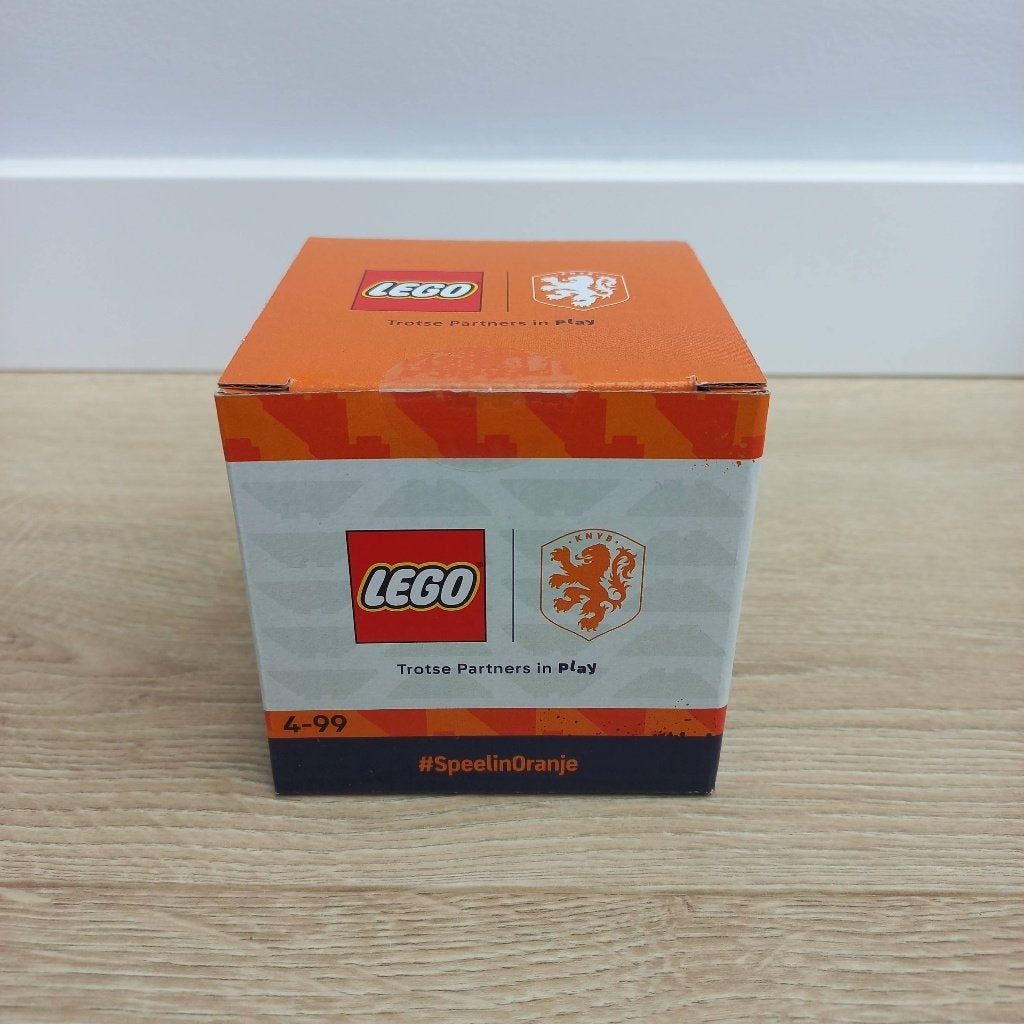 Lego WK doosje oranje steentjes KNVB., Verzamelen, Sportartikelen en Voetbal, Ophalen of Verzenden, Nieuw, Overige binnenlandse clubs