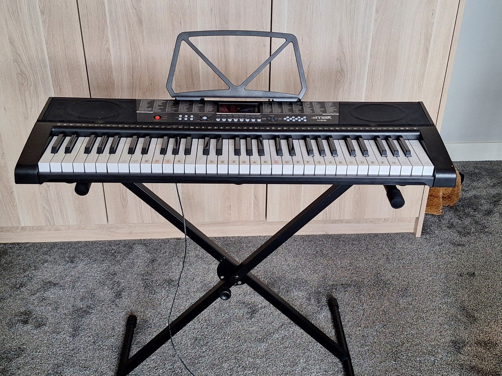 Keyboard Max KB 2 met 61 toetsen, Computers en Software, Laptop-opladers, Ophalen