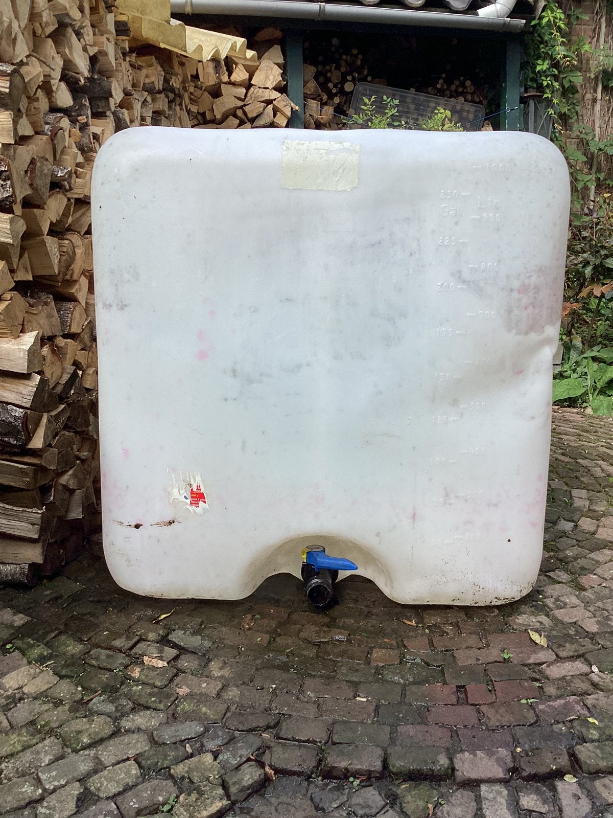 Regenwateropslag IBC-vat, 150 liter of meer, Ophalen, Zo goed als nieuw, Met kraantje