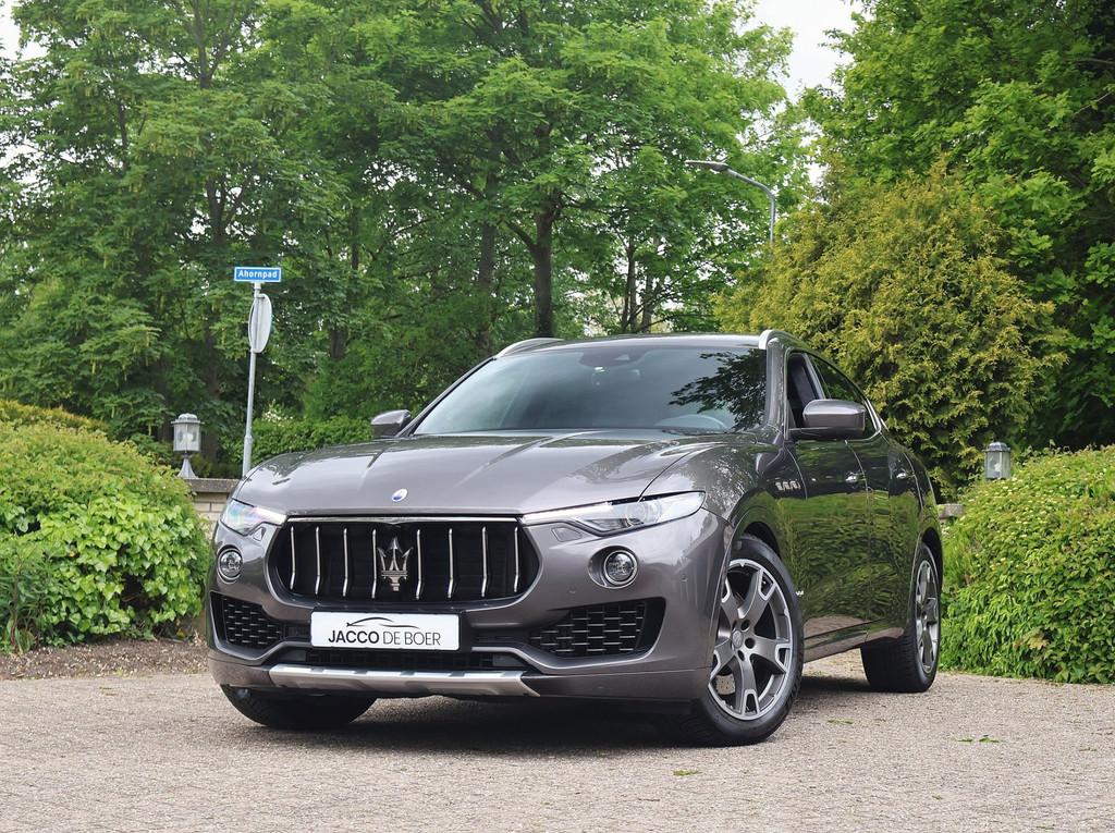 Maserati Levante 3.0 V6 S AWD GranSport 430pk Alcantara heme, Auto's, Maserati, 430 pk, Gebruikt, 138 €/maand, 2084 kg