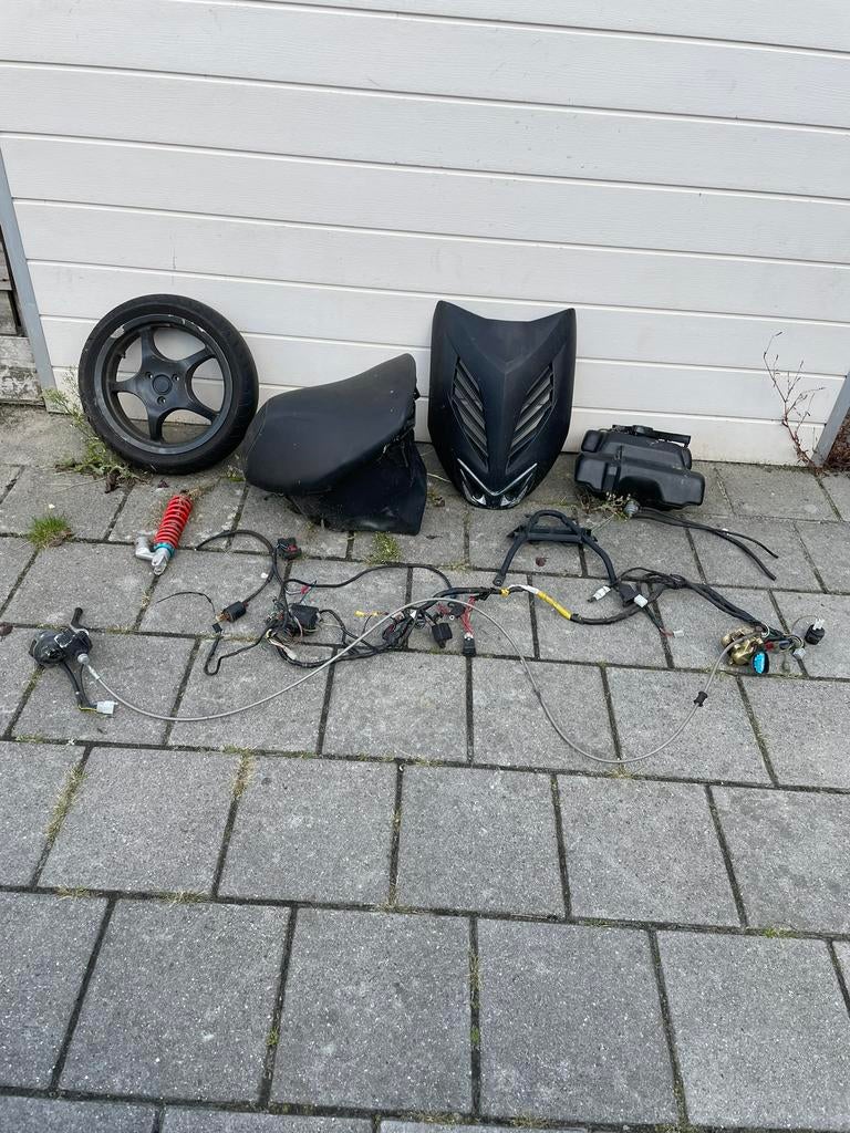 Yamaha aerox onderdelen, Fietsen en Brommers, Ophalen of Verzenden, Zo goed als nieuw, Overige typen, Yamaha