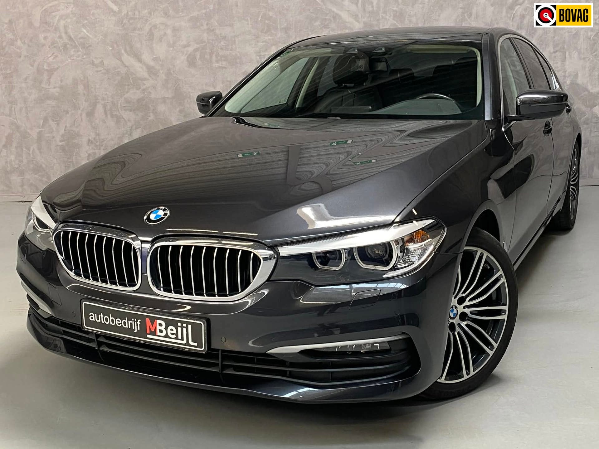 BMW 5-serie 520i Executive /Led /Trekhaak /Leder, Automaat, 1998 cc, Achterwielaandrijving, Gebruikt