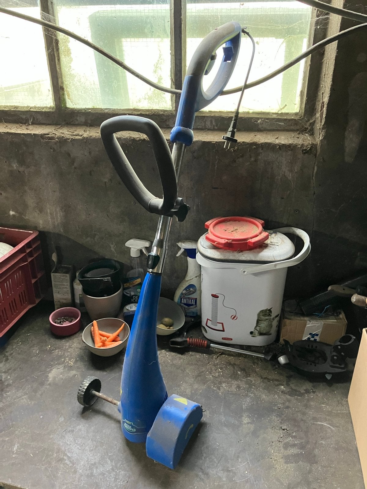 Kinzo Weed Sweeper - Elektrische Onkruidborstel, Tuin en Terras, Ophalen, Gebruikt, Minder dan 10 cm, Elektrisch